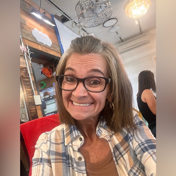 Meet your Posher, Teresa - Picture 2 of 3